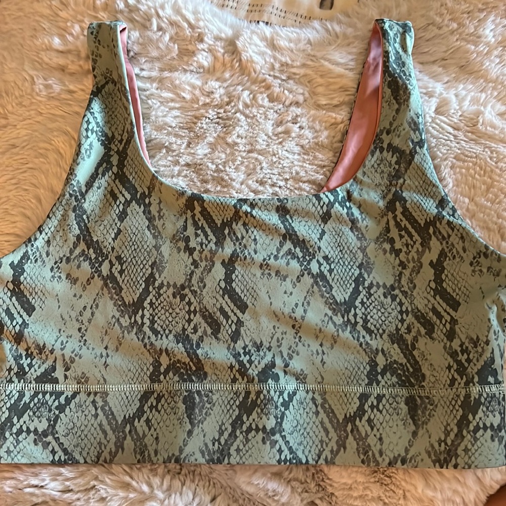 fabletics Harlyn Midi Medium Impact Sports Bra